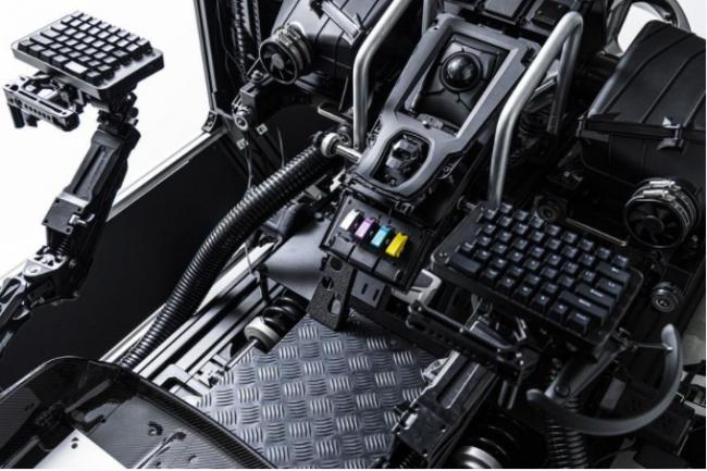 全球唯一赛博庞克超跑前卫登场